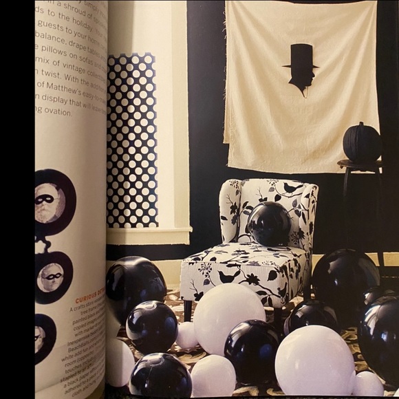 NEWpaperback book byMatthew Mead.Halloween. Style is shockingly simple. - Picture 4 of 9